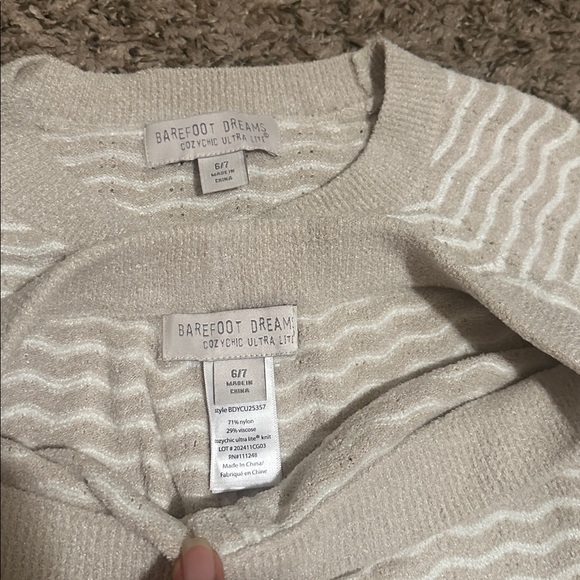 Barefoot Dreams CozyChic Ultra Lite Wavy Shorts and Matching Top in Stone/Pearl - Picture 6 of 8